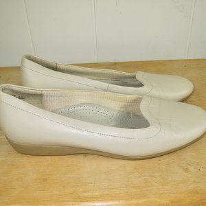 Red Cross Leather Shoes Loafers Slip On Size 7 1/2 M